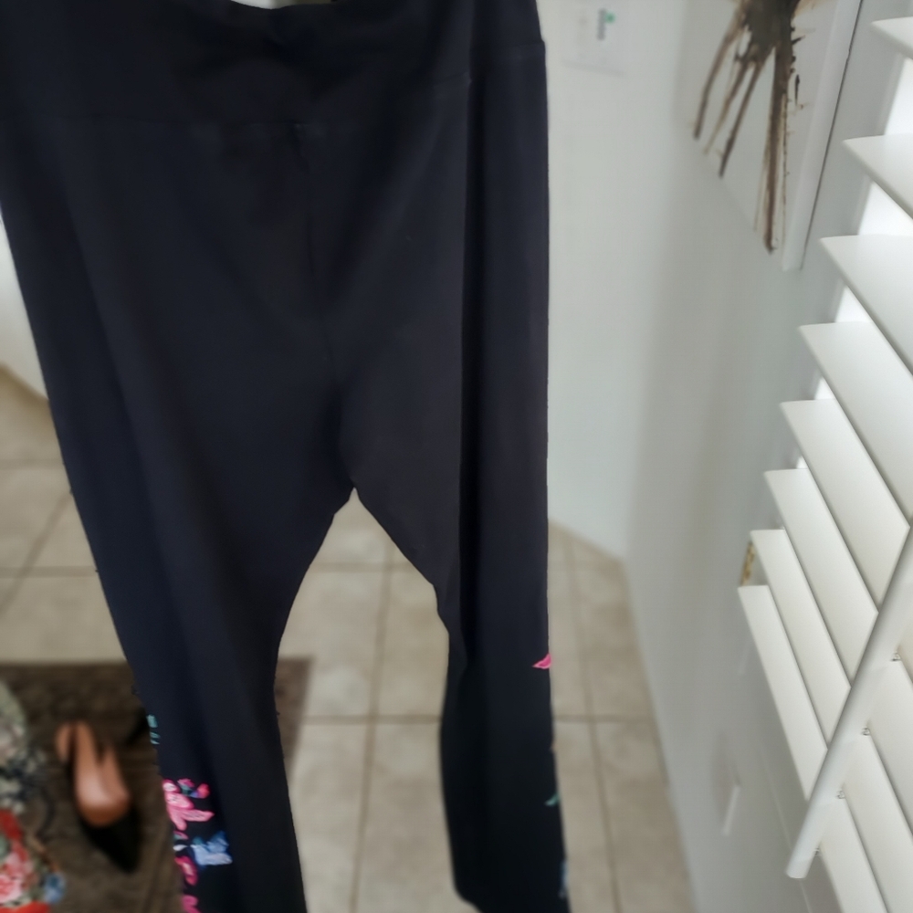 Johnny Was Black Leggings with Colorful Embroidery - Picture 5 of 10